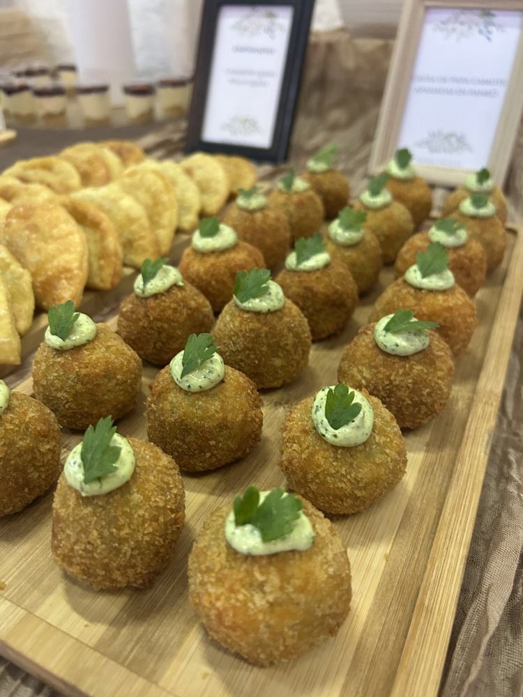 Mini causas con queso crema