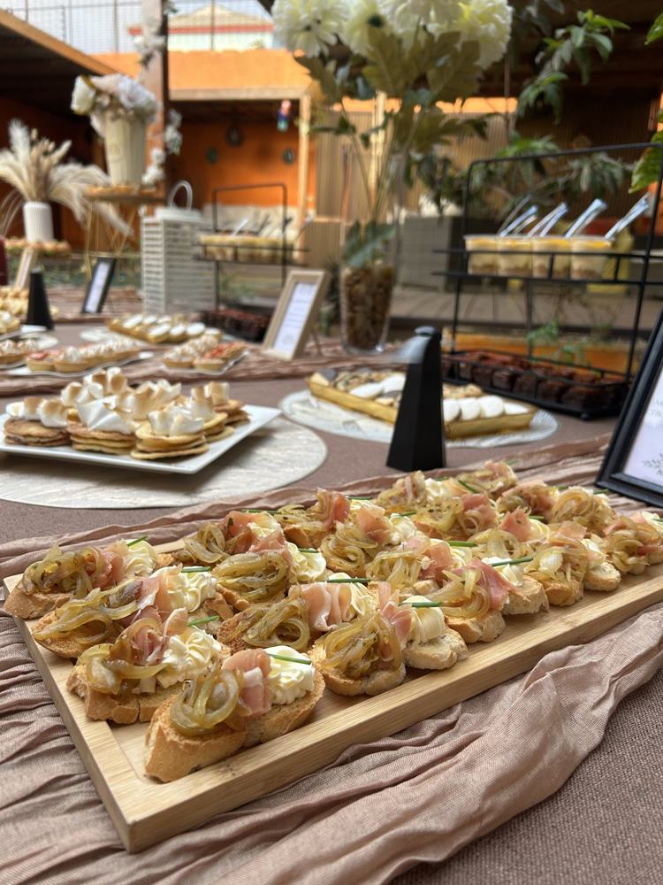 Crostinis de jamón serrano